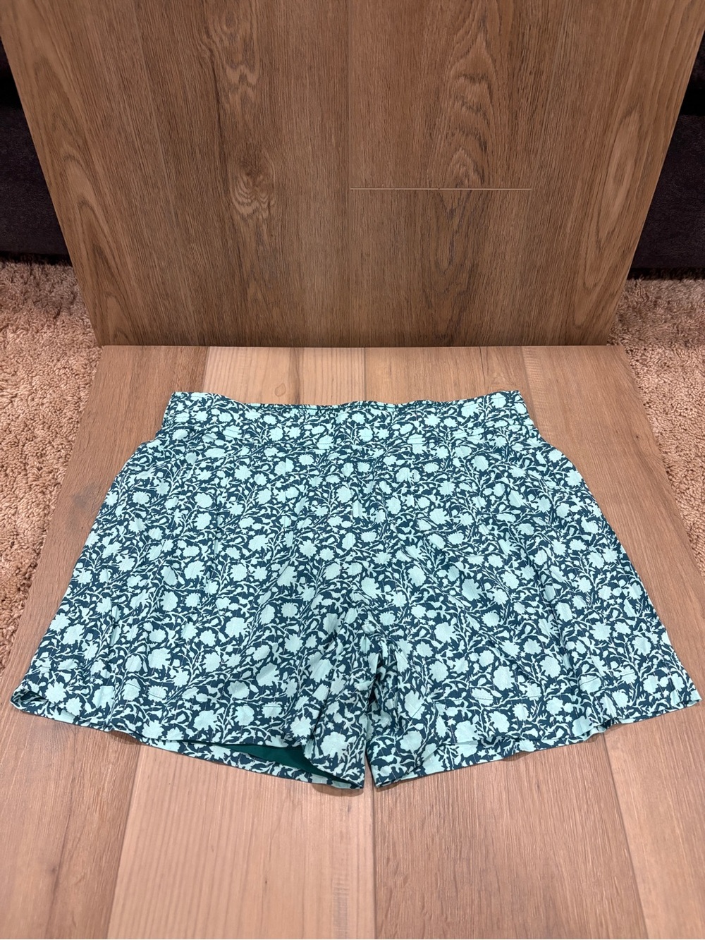 Vineyard Vines Sea Floral Pull-On m Shorts Highwaisted Rayon Teal Mint Small